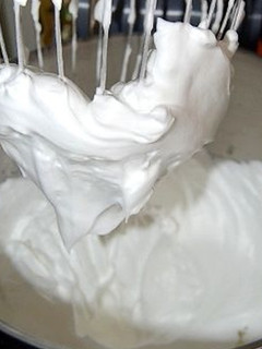 Una foto de Merengue Italiano.. Súper fácil y rápido =)