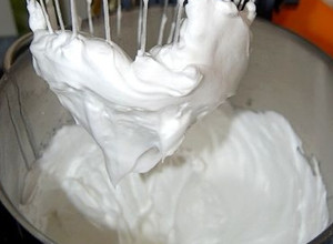 Una foto de Merengue Italiano.. Súper fácil y rápido =)