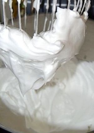 Una foto de Merengue Italiano.. Súper fácil y rápido =)