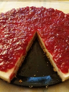 Foto principal de Tarta de queso🧀 con mermelada de frambuesa