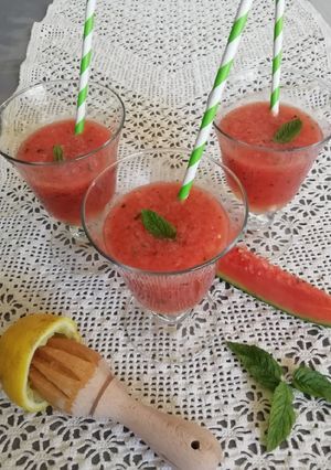 Une photo de Boisson fraîche pastèque, citron et menthe