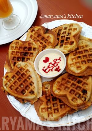 A picture of Pizza waffles.