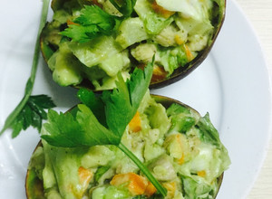 Hình của món Salad bơ kiểu Nga.