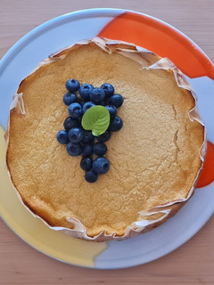 Una foto de Tarta de yogur 🥧 versión saludable y muy fácil