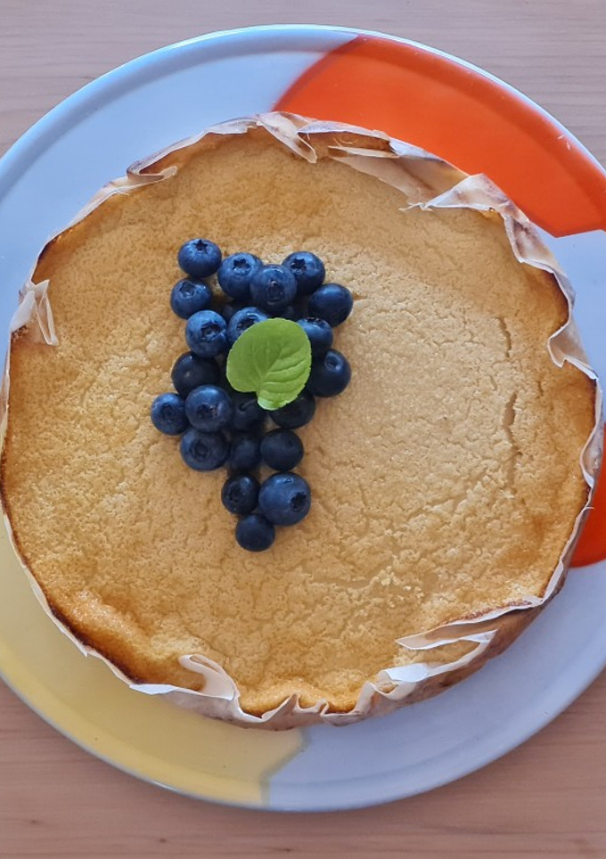 Una foto de Tarta de yogur 🥧 versión saludable y muy fácil
