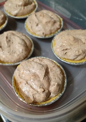 A picture of Low Sugar Mini Chocolate Pudding Mousse Pies.