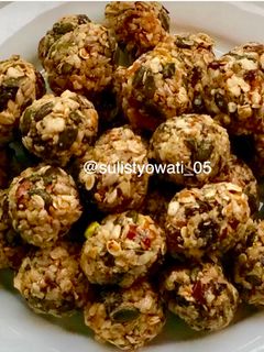 Foto resep Resep Cemilan sehat ( Cranberries Pistachio Energy Bite