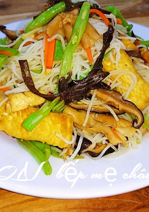 Hình của món Bún gạo xào chay.