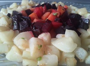 Una foto de Ensalada tibia de Vegetales!!! 🥗🥙🥗🥙