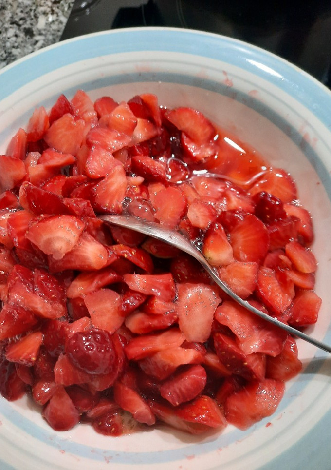 Una foto de Como macerar las fresas 🍓