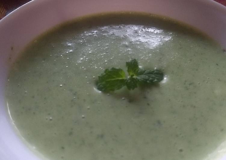 Potato palak cream soup