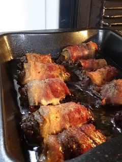 Baconbe tekert sült csirkemáj! recept fotója