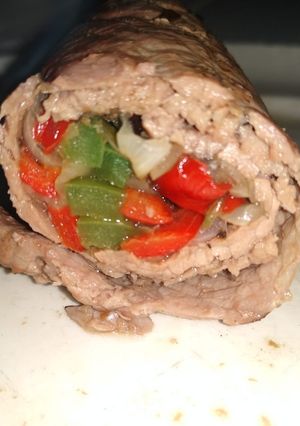 Una foto de Rollitos de carne rellenos con verduras
