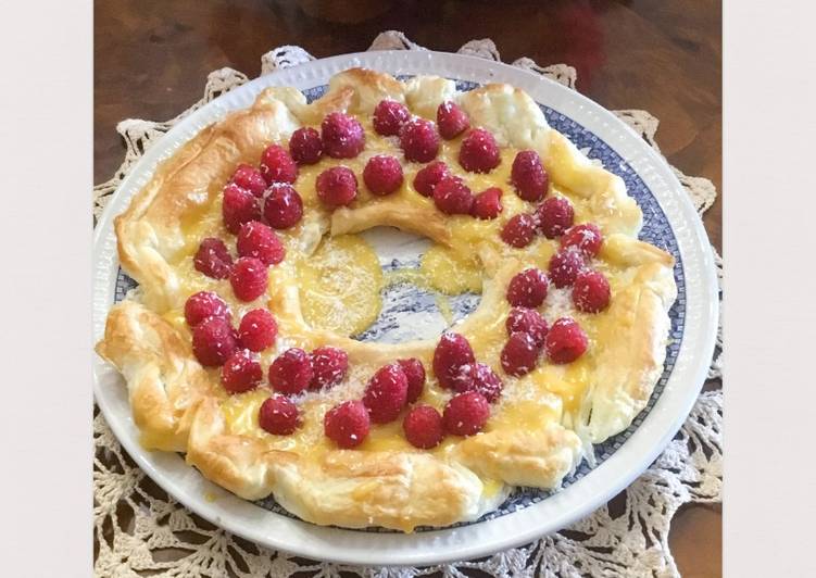 Ciambella fresca con Crema al Cocco e Lamponi