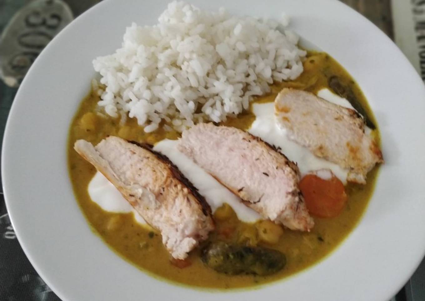 Garbanzos al curry con pollo