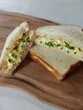 Tamago sando (sándwich de huevo japonés)