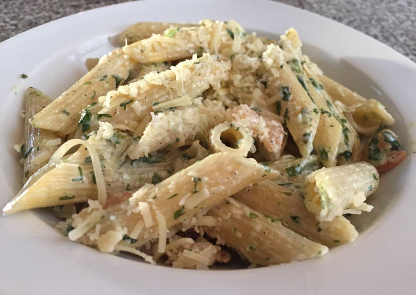Pasta de camarones al ajillo (con crema)
