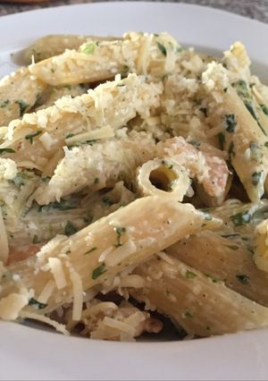 Una foto de Pasta de camarones al ajillo (con crema)
