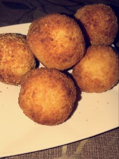 صورة لوصفة كرات البطاطس المقرمشه