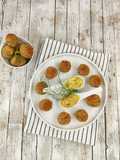 Polpette di sgombro con hummus di ceci e salsa di avocado