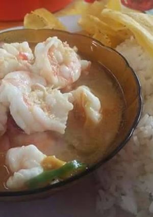 Una foto de Ceviche de camarón con mango y tomate de árbol