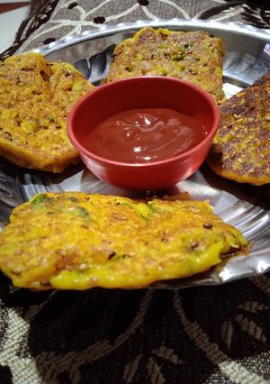મગ ની દાળના ચીલા (Moong Dal Chila Recipe in Gujarati) રેસીપી મુખ્ય ફોટો