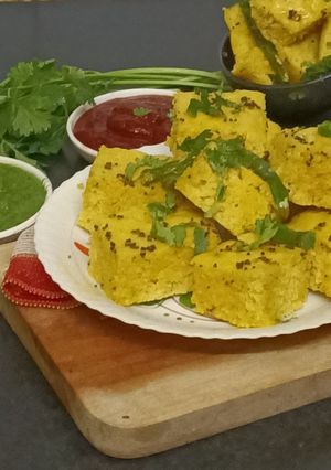 बेसन का ढोकला (besan ka dhokla recipe in hindi) रेसिपी मुख्य फोटो