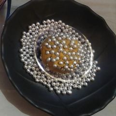 A picture of Besan Ladoo.