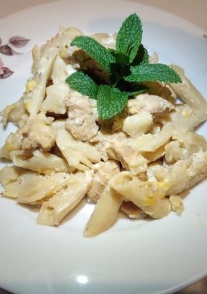 A picture of Creamy chicken pasta.