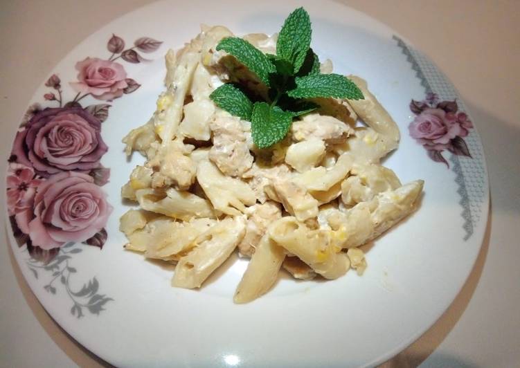 How to Prepare Super Quick Homemade Creamy chicken pasta