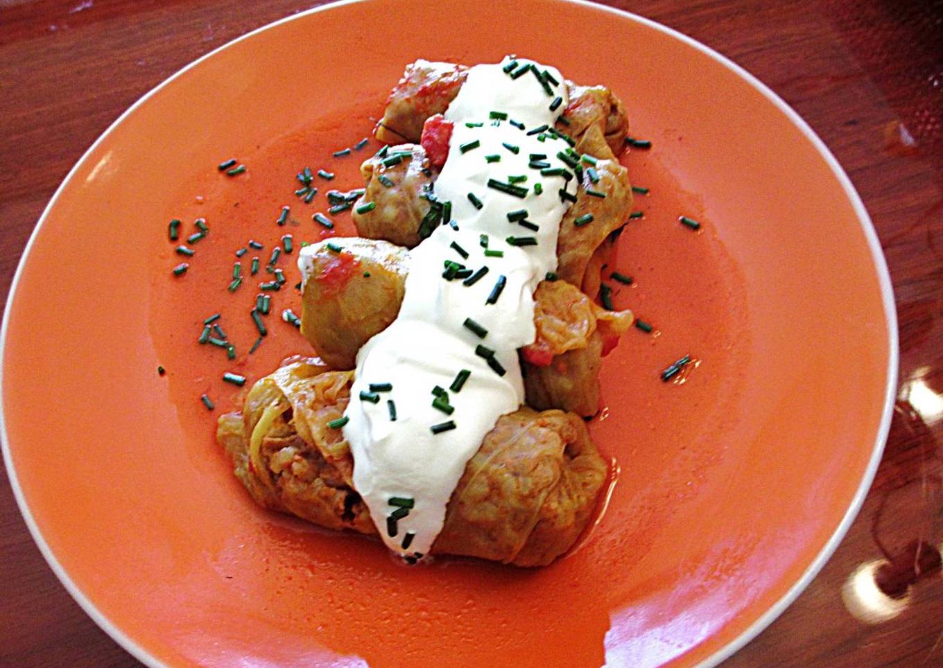 Rulos de col fresco, carne picada y arroz (Sarmale) de Rumania