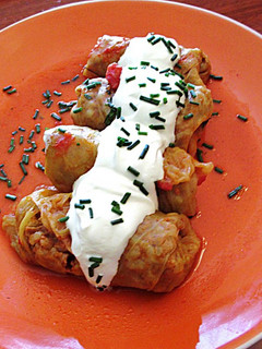 Una foto de Rulos de col fresco, carne picada y arroz (Sarmale) de Rumania