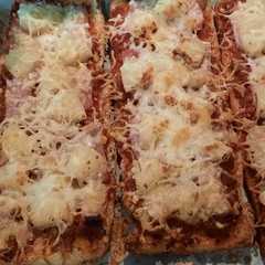 รูปของ Coca de pan de aceite y sobrasada