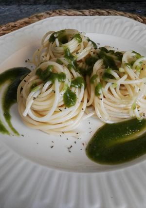 Foto principal de Espaguetis con pesto de albahaca y anacardos