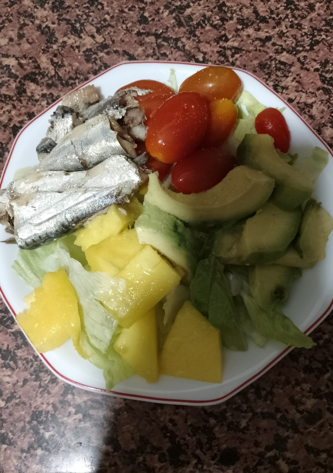 Una foto de Ensalada de Mango y Sardinillas