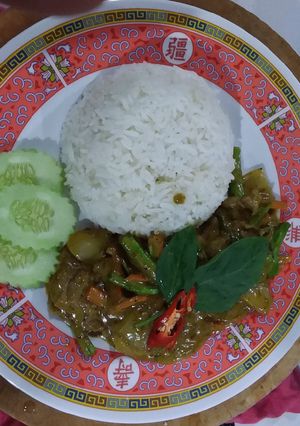 รูปของ เนื้อผัดพริกแกงราดหน้าข้าว