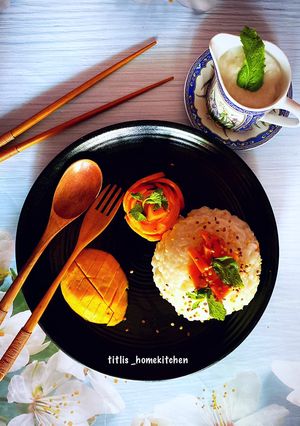 A picture of Thai Mango Sticky Rice.