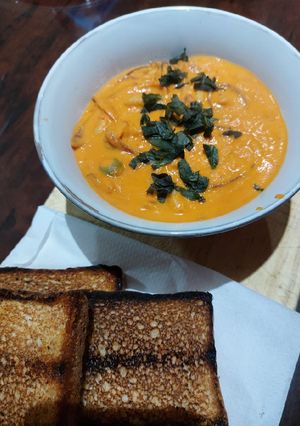 Una foto de Porotos al pesto de morrón