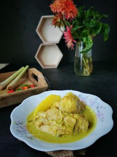 Gambar Ayam Gulai Lemak Kentang
