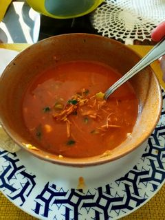 Una foto de Caldo tlalpeño
