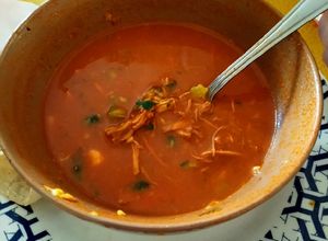 Una foto de Caldo tlalpeño