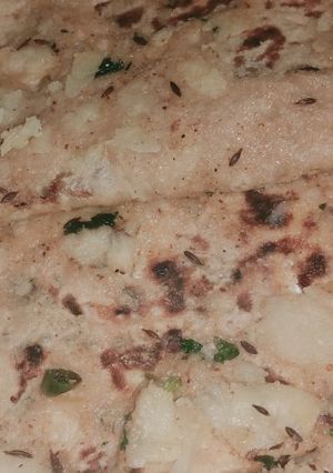A picture of Aloo paratha.