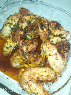 Una foto de Alitas de pollo adobadas