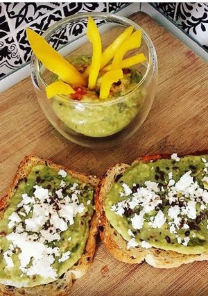 Une photo de Tranche de pains et avocats