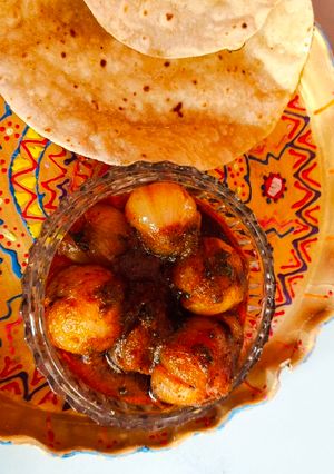 ભરેલી ડુંગળી નું સાક(bhreli dungri nu saak recipe in Gujarati) રેસીપી મુખ્ય ફોટો