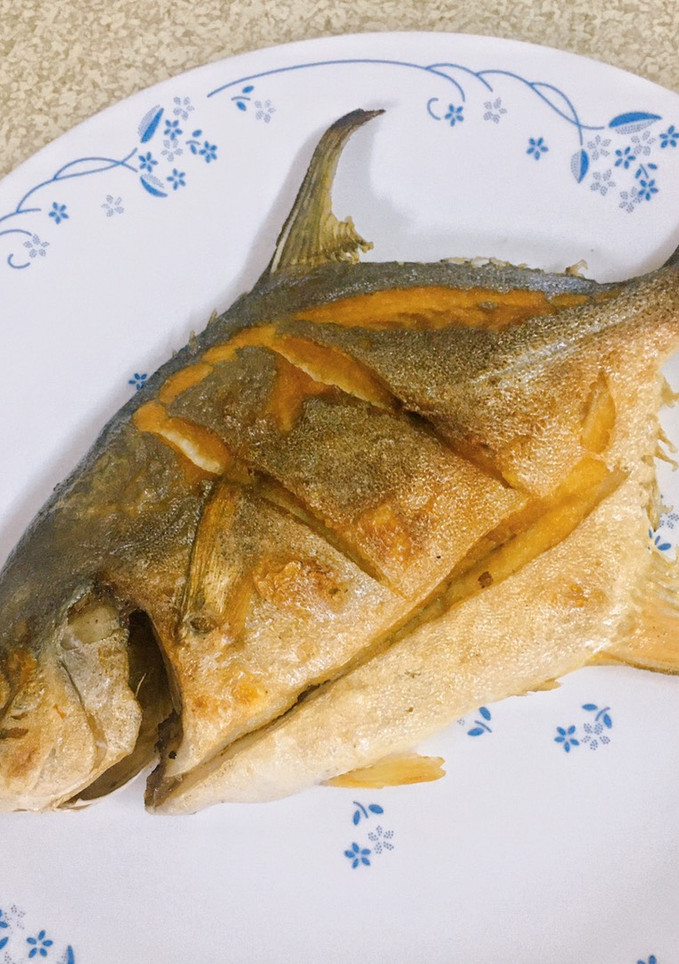 煎白鯧魚｜不破皮的簡單食譜 的食譜成品照片