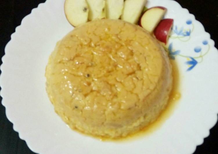 Eggless apple custard pudding