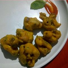 A picture of Cauliflower fritters.