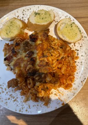 A picture of Sausages and Mushrooms Pasta.
