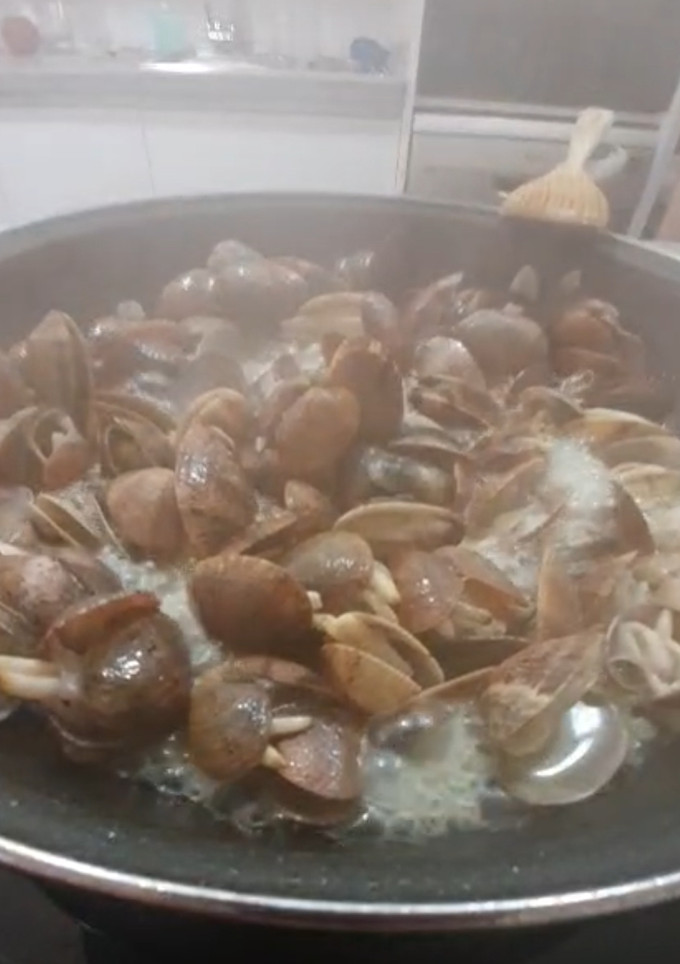 Una foto de Almejas al Ajillo (de Palmones, Cádiz)